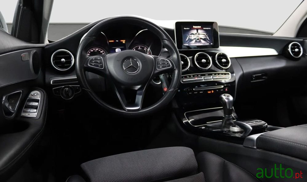 2016' Mercedes-Benz Classe C photo #6