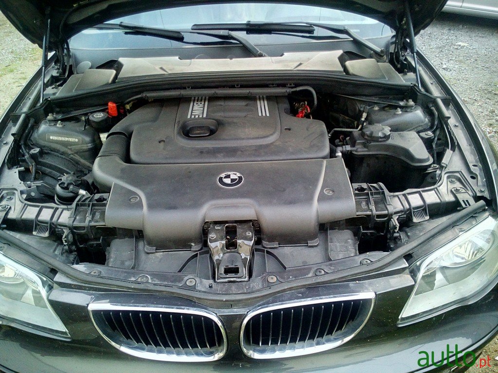 2005' BMW 120 Business photo #3