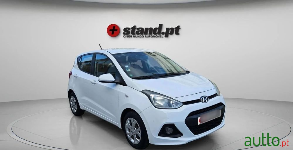 2016' Hyundai i10 1.0 Urban Gpl photo #3