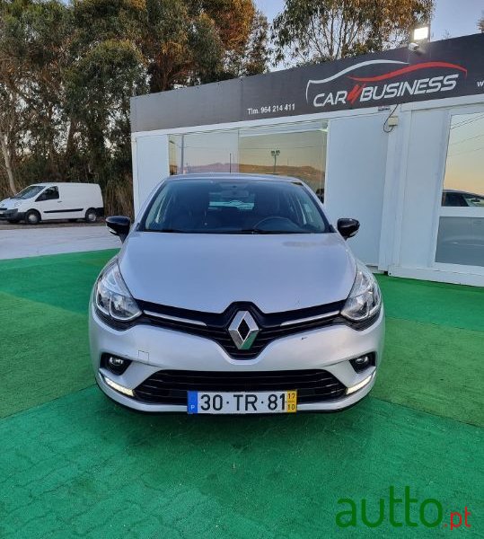 2017' Renault Clio photo #2