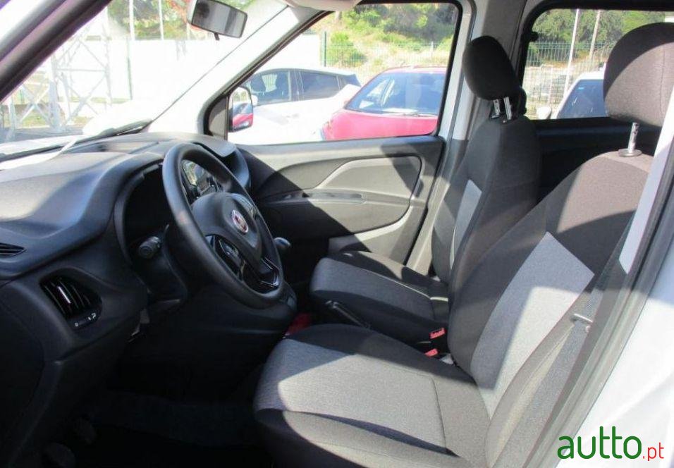2017' Fiat Doblo photo #2