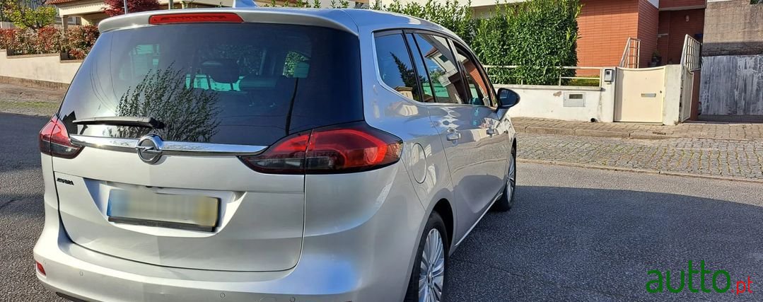 2017' Opel Zafira photo #4