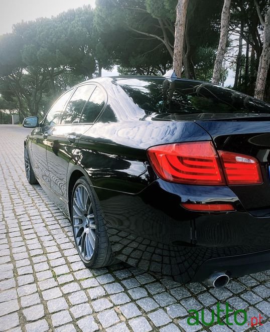 2011' BMW 535 photo #5