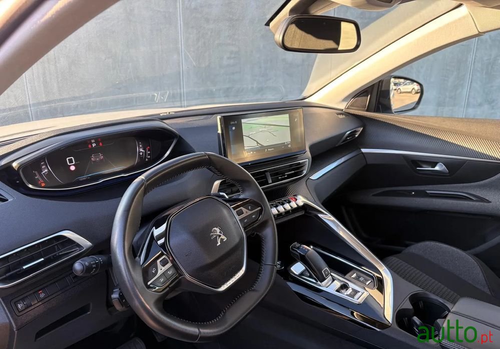 2022' Peugeot 3008 photo #4