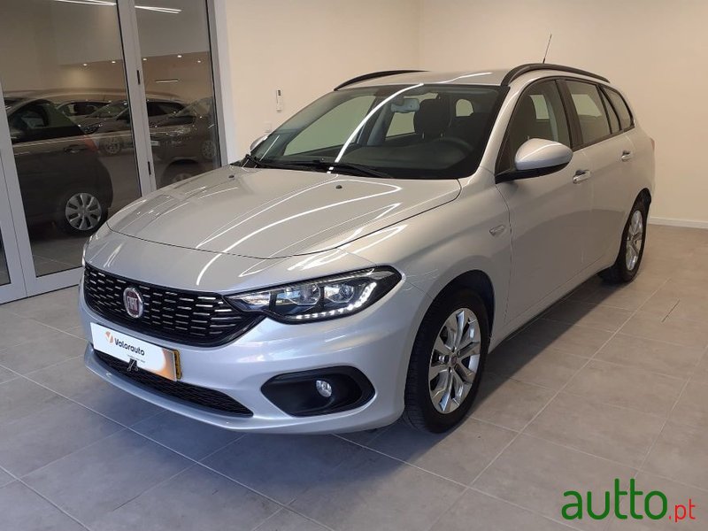 2019' Fiat Tipo Station Wagon photo #2