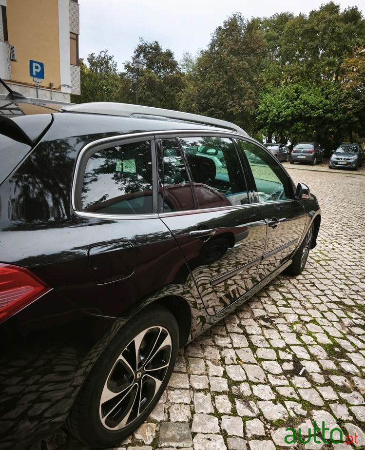 2014' Renault Laguna Break photo #3