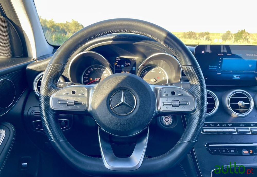 2020' Mercedes-Benz GLC 220 photo #6