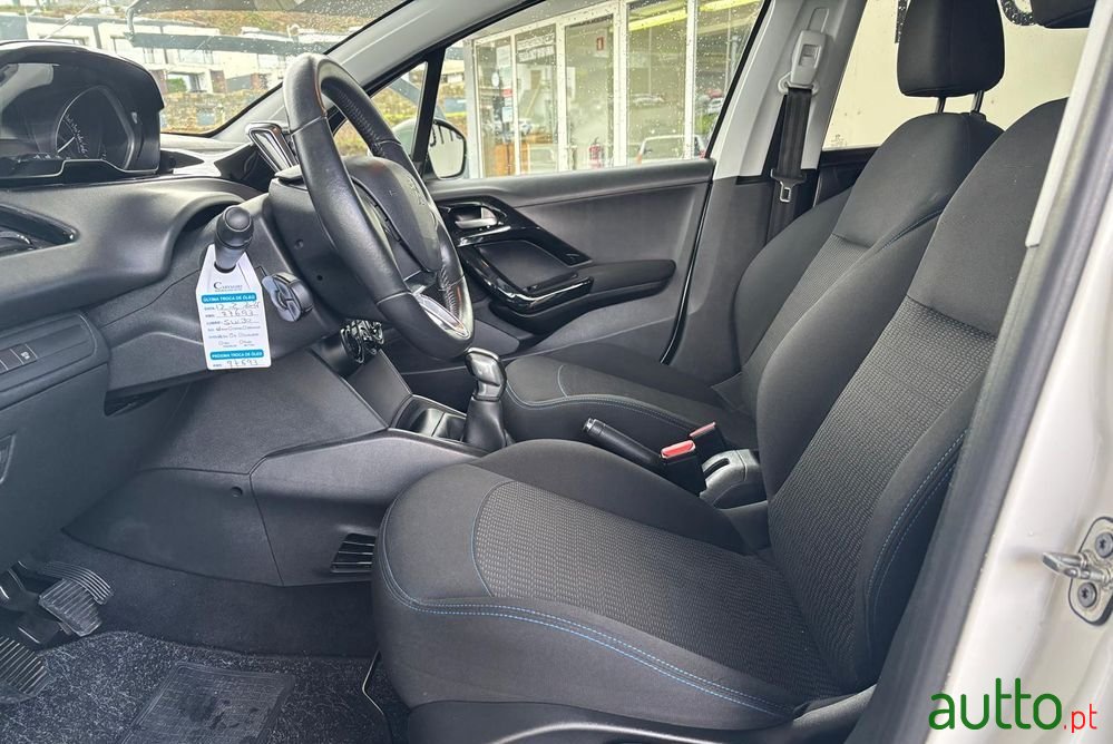 2018' Peugeot 208 photo #5