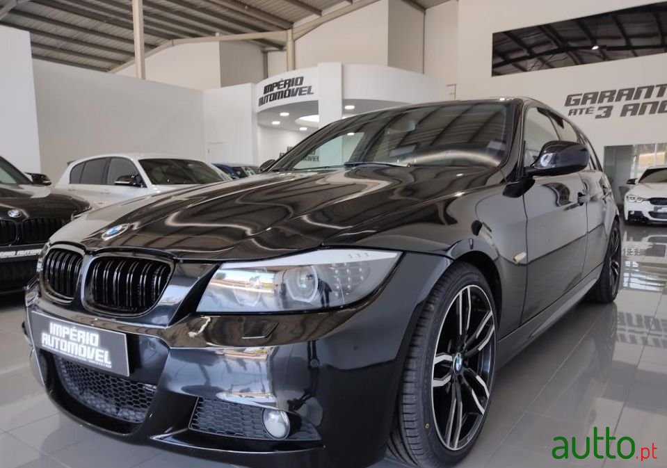 2012' BMW 318 photo #4