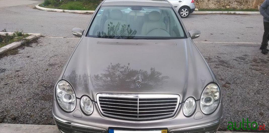 2005' Mercedes-Benz E-320 photo #3