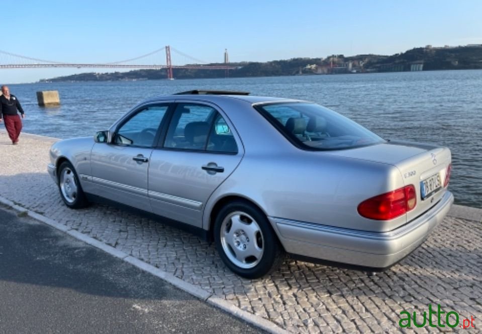 1998' Mercedes-Benz E-300 photo #2