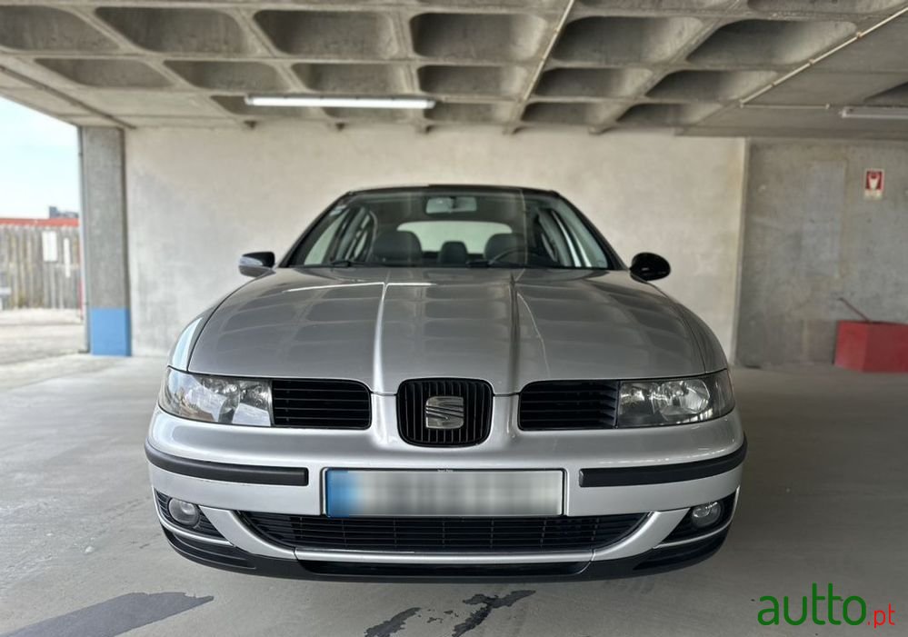 2001' SEAT Leon 1.4 16V Confort photo #2