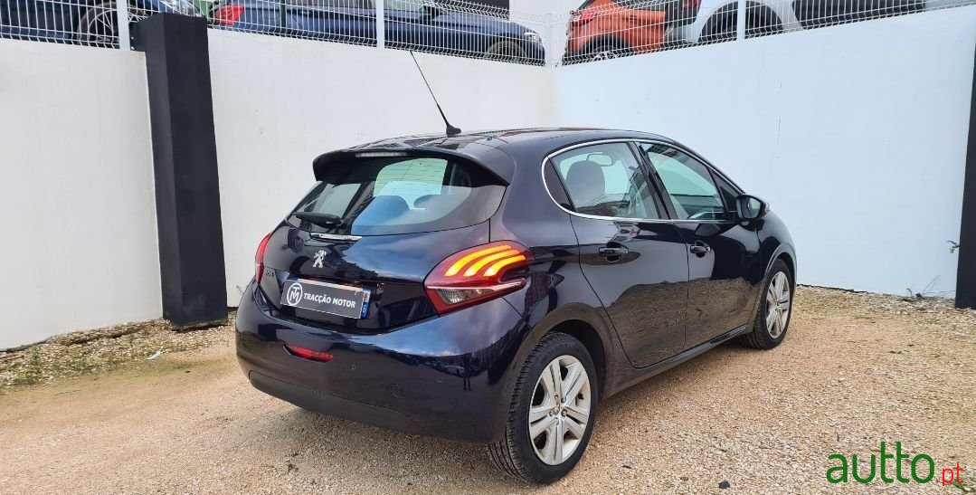 2018' Peugeot 208 photo #2