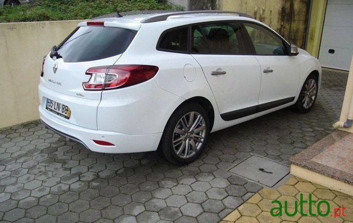 2011' Renault Megane Coupe photo #3