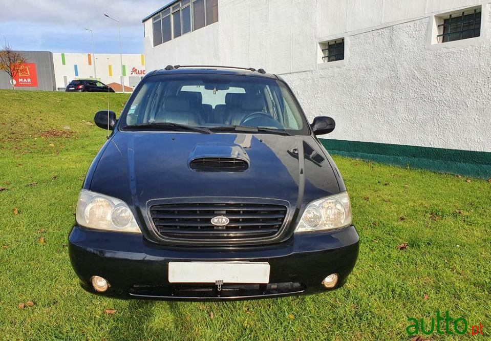 2003' Kia Carnival photo #2