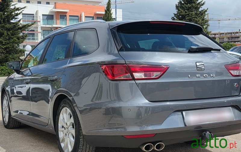 2014' SEAT Leon St 1.6 Tdi Style S/S photo #6