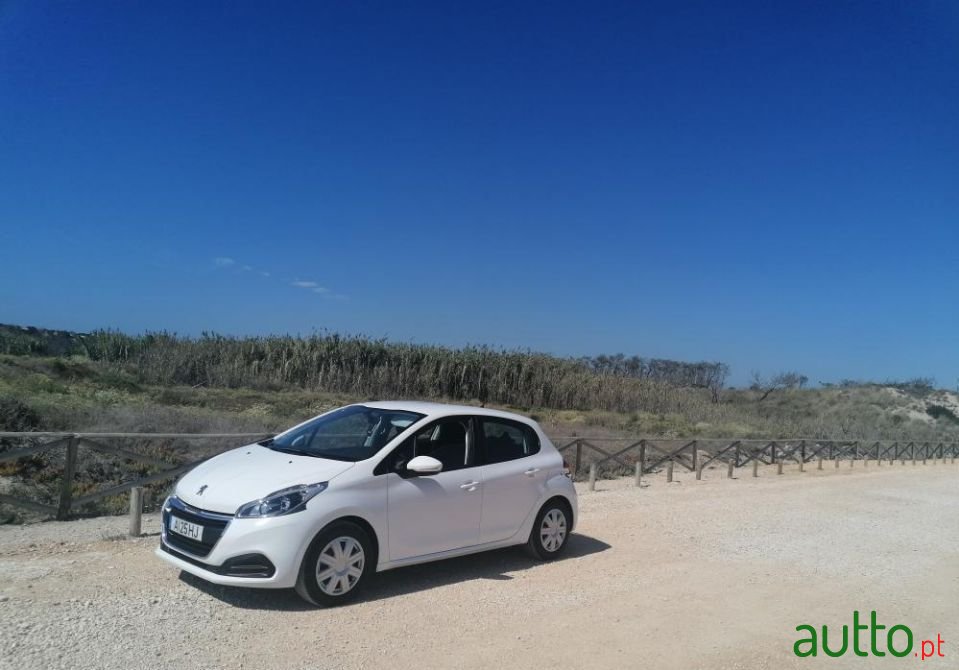 2015' Peugeot 208 photo #4