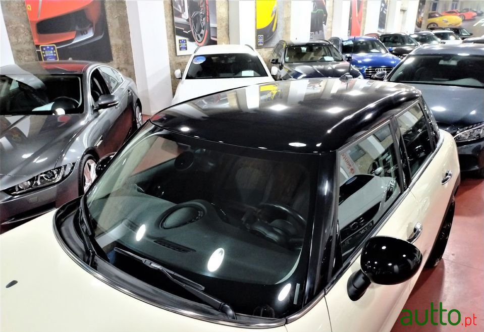 2019' MINI One photo #2