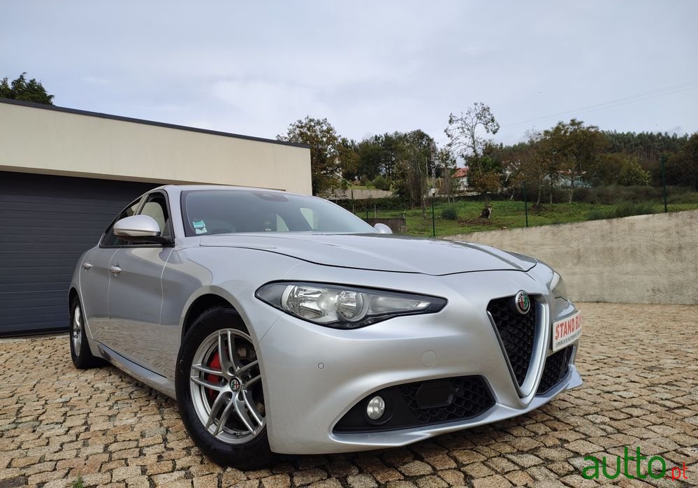 2016' Alfa Romeo Giulia photo #2