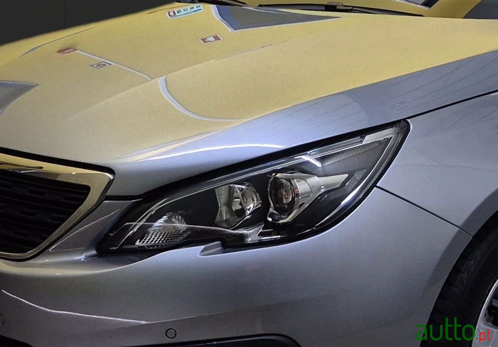 2019' Peugeot 308 photo #5