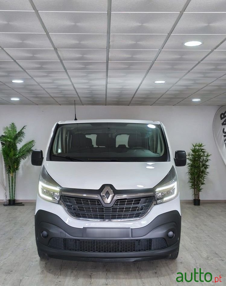 2020' Renault Trafic photo #1