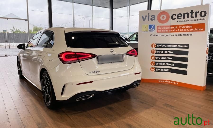 2023' Mercedes-Benz A 180 photo #2