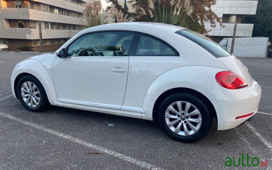 2012' Volkswagen New Beetle photo #2