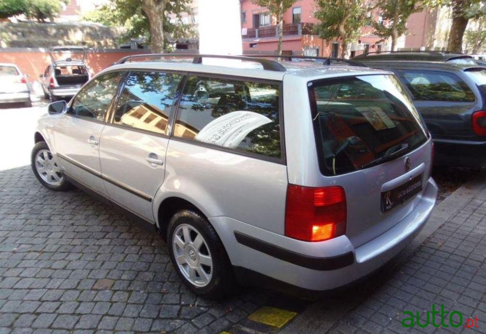 1998' Volkswagen Passat Variant photo #1