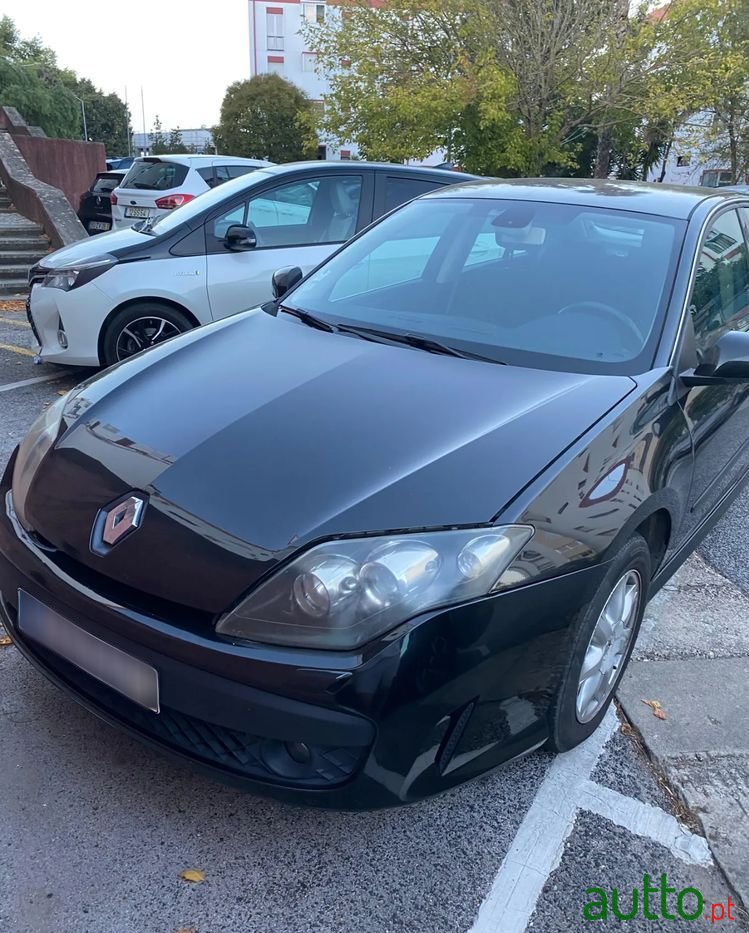 2010' Renault Laguna 1.5 Dci Confort photo #1