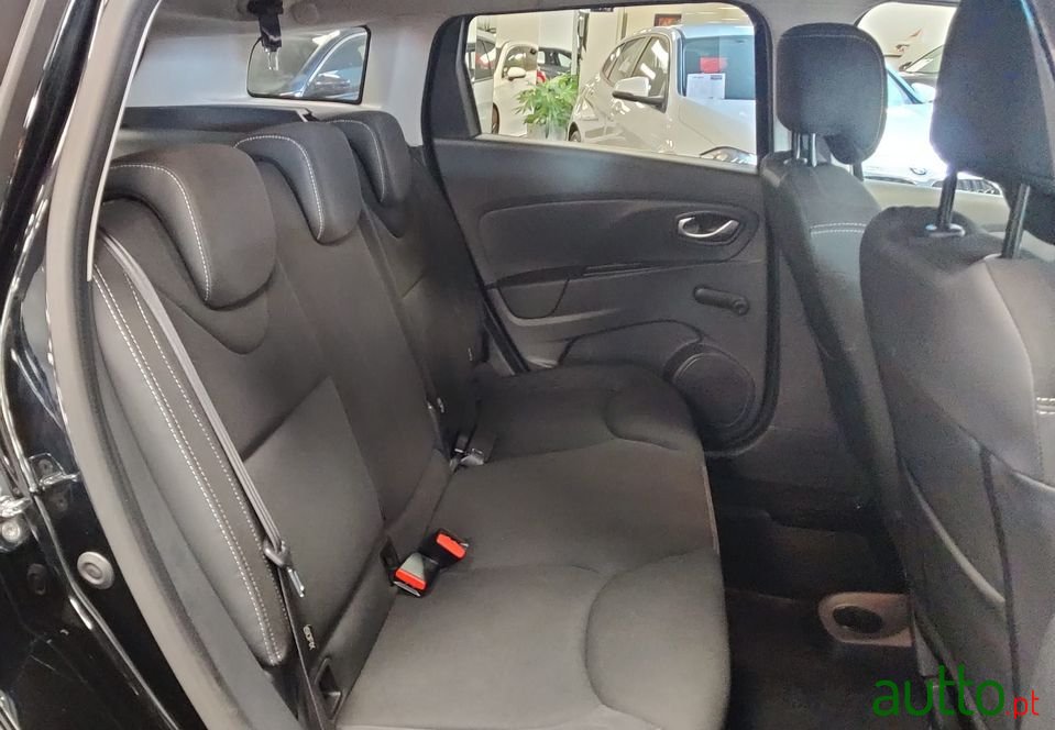 2020' Renault Clio Sport Tourer photo #4