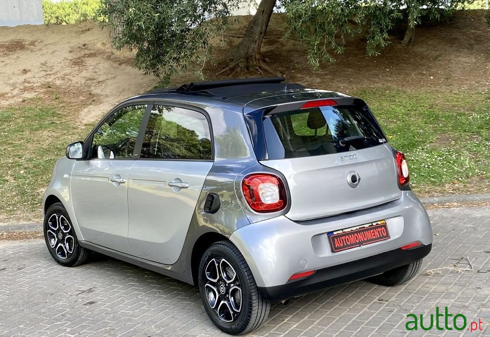 2018' Smart Forfour photo #5
