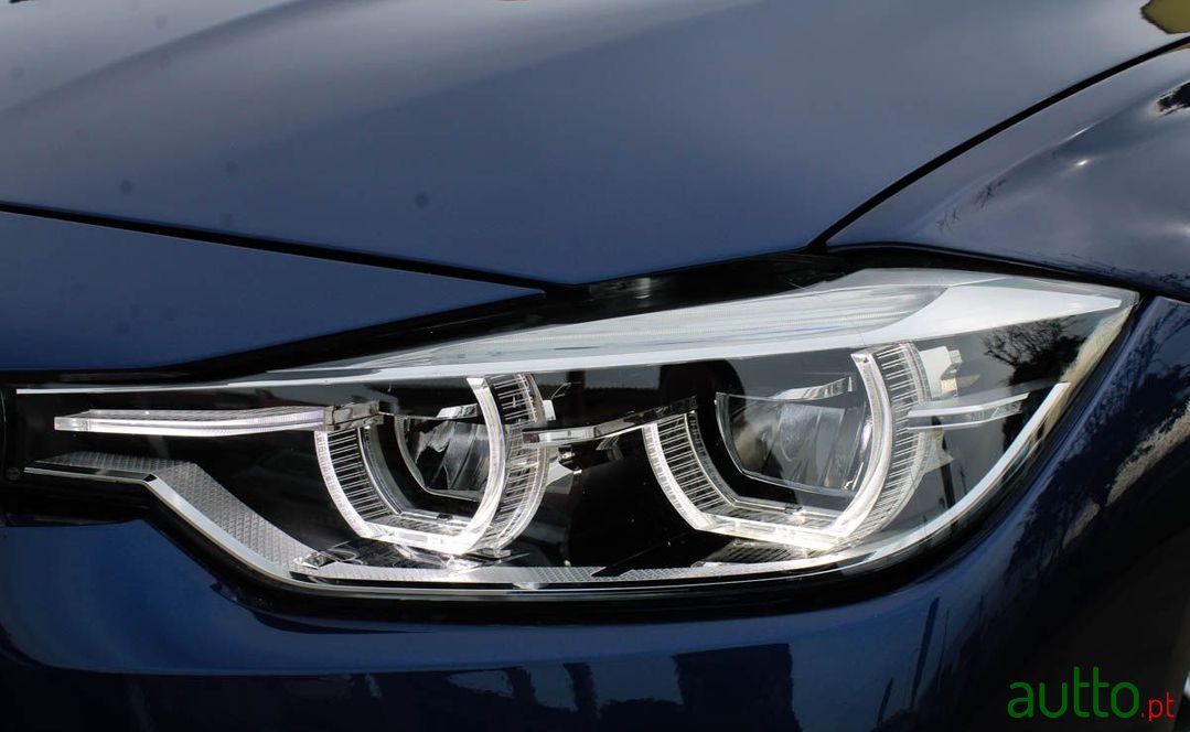 2017' BMW 318 photo #2