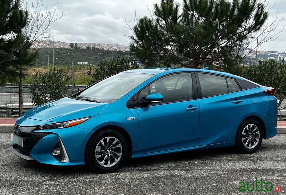 2017' Toyota Prius photo #1