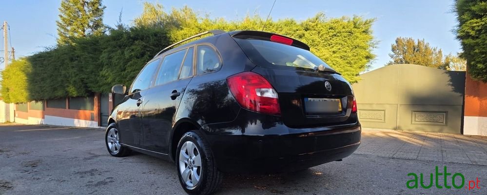 2013' Skoda Fabia Break photo #3