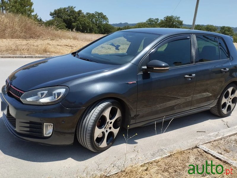 2010' Volkswagen Golf 2.0 Tsi Gti photo #1