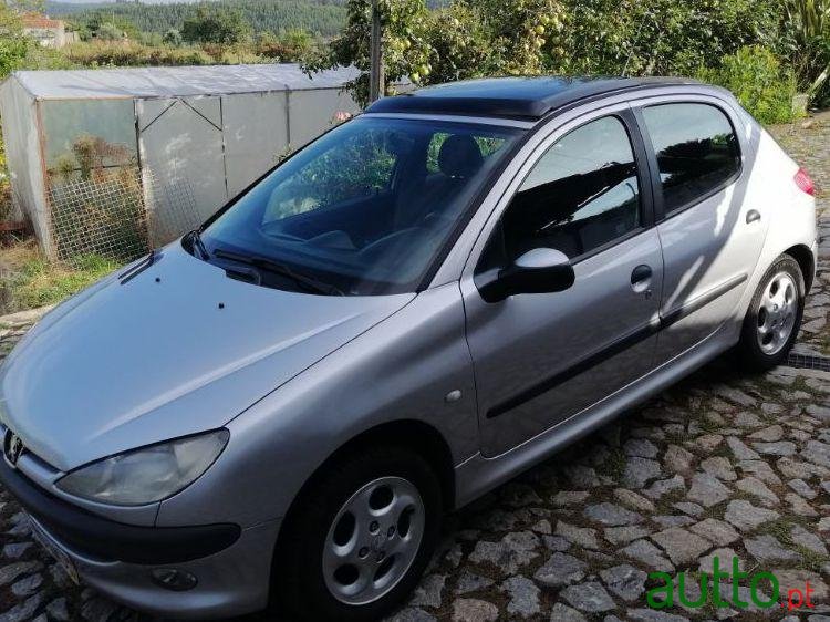 1999' Peugeot 206 photo #2