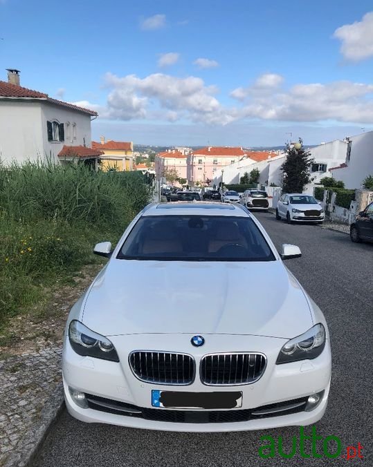 2010' BMW 530 photo #2