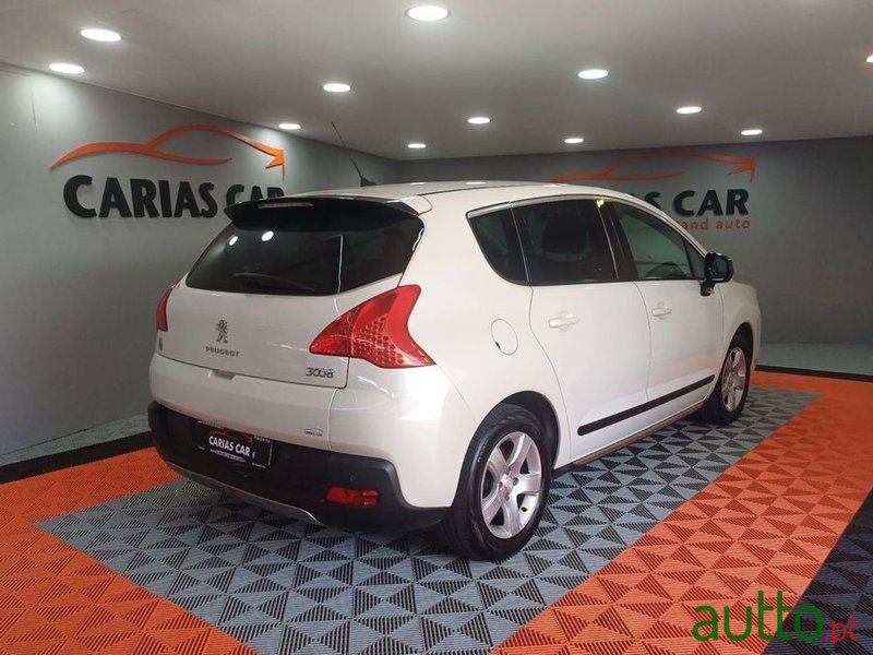 2013' Peugeot 3008 2.0 Hdi Hybrid4 photo #5