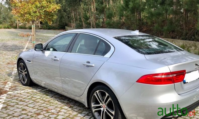 2016' Jaguar Xe photo #1