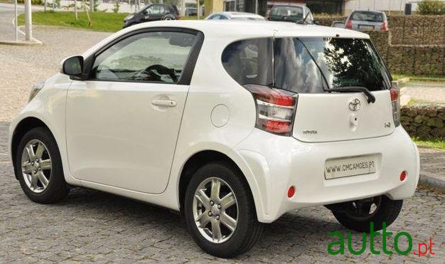 2009' Toyota iQ 1.0 Vvt-I photo #2