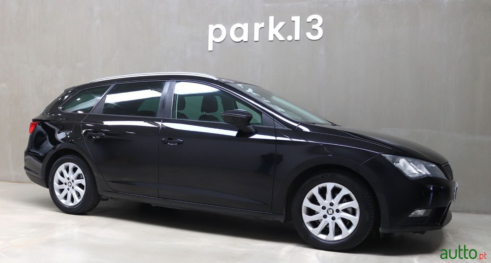 2015' SEAT Leon St photo #2