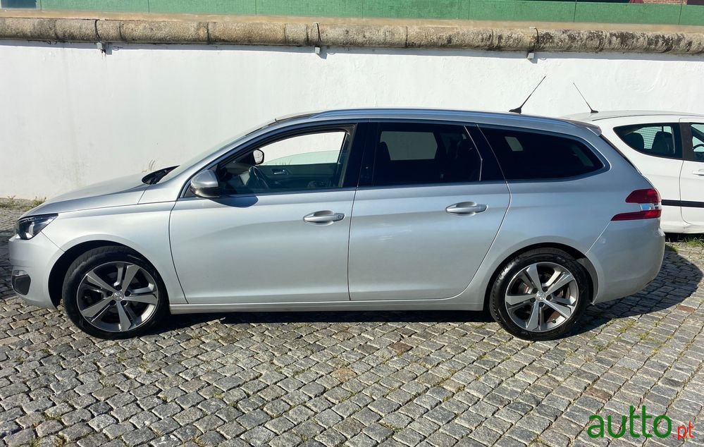 2015' Peugeot 308 Sw photo #1