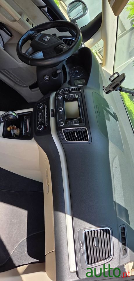 2011' SEAT Alhambra photo #5