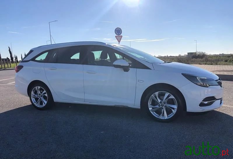 2020' Opel Astra Sports Tourer photo #1