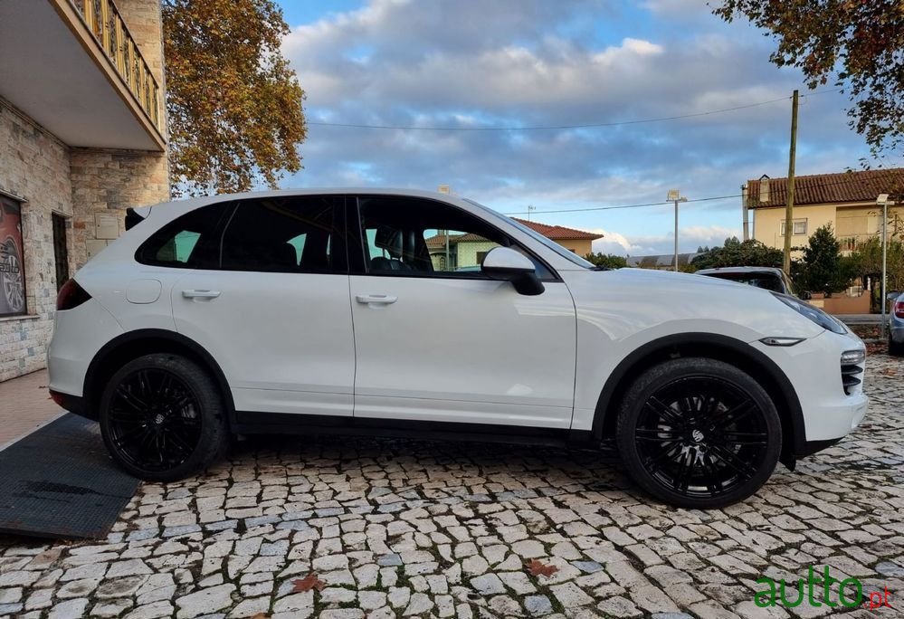 2014' Porsche Cayenne photo #5