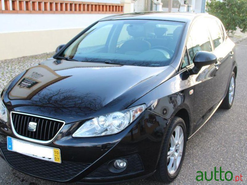 2010' SEAT Ibiza photo #2