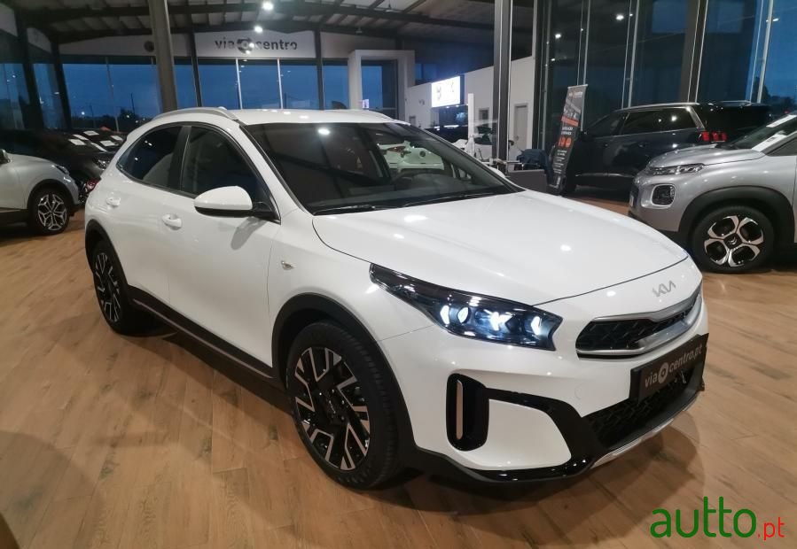 2022' Kia Xceed photo #2