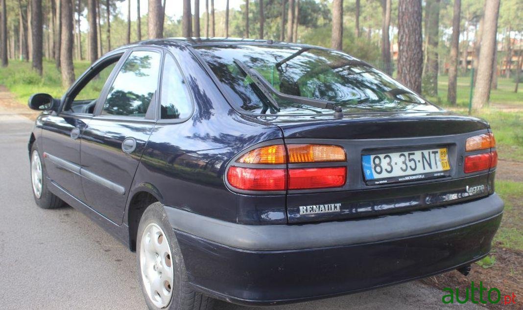 1999' Renault Laguna 1.6 Rxe photo #3