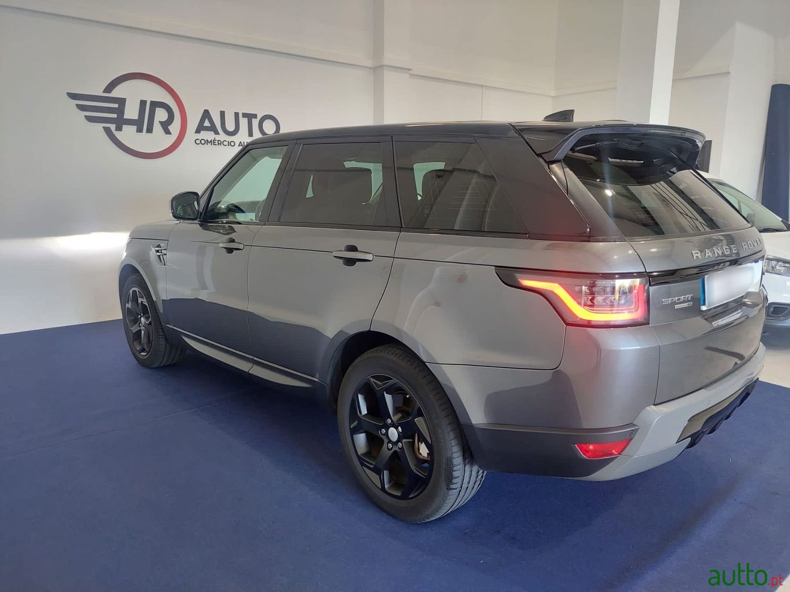 2018' Land Rover Range Rover Sport photo #5