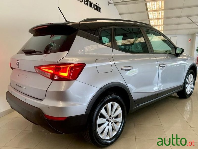 2019' SEAT Arona 1.0 Tgi Style photo #4